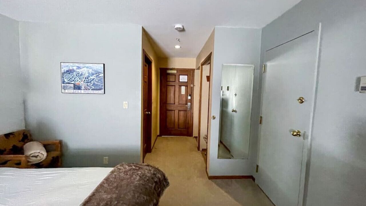 Photo of Bedroom in Apex Mountain