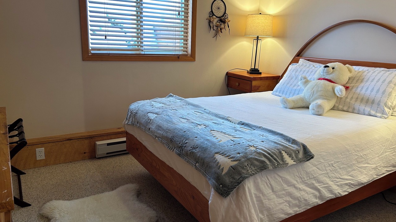Photo of Bedroom in Apex Mountain