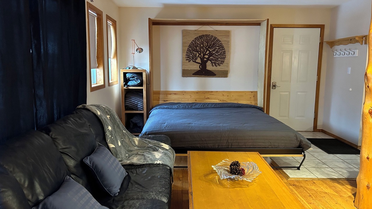 Photo of Bedroom in Apex Mountain