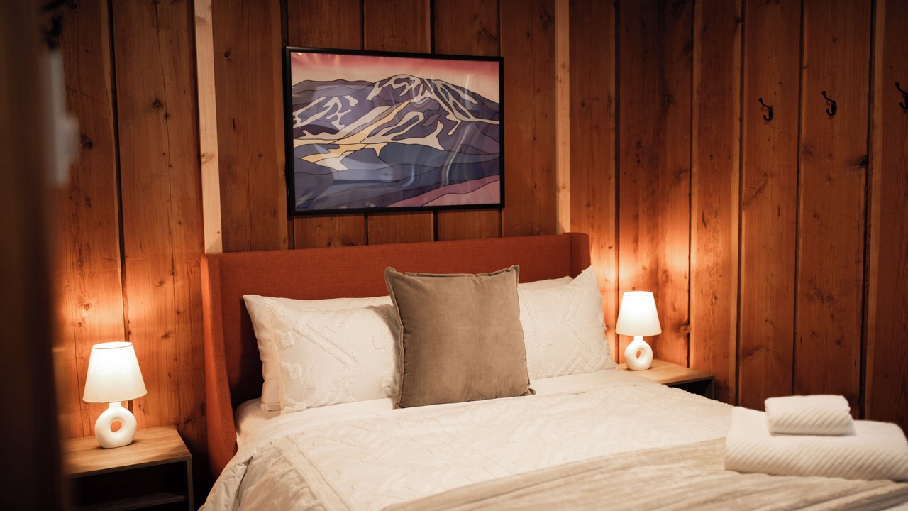 Photo of Bedroom in Apex Mountain