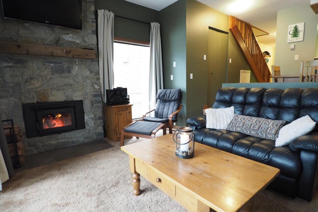 Photo of Livingroom in Apex Mountain