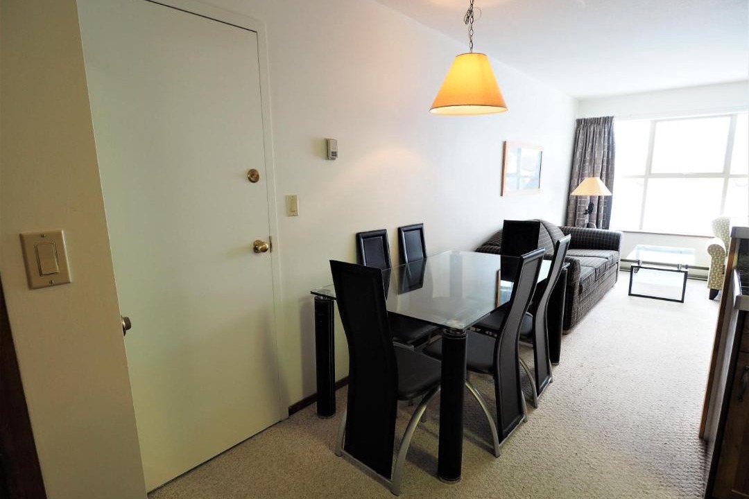 Photo of Livingroom in Apex Mountain
