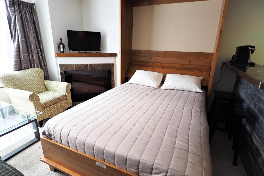 Photo of Bedroom in Apex Mountain