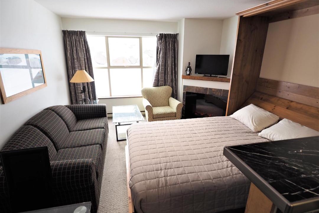 Photo of Livingroom in Apex Mountain