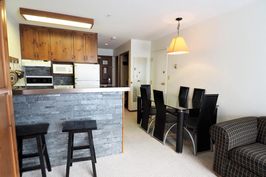 Photo of Livingroom in Apex Mountain