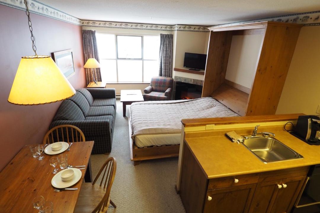 Photo of Livingroom in Apex Mountain