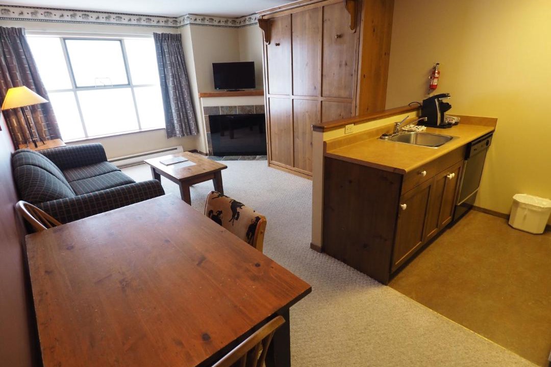 Photo of Livingroom in Apex Mountain